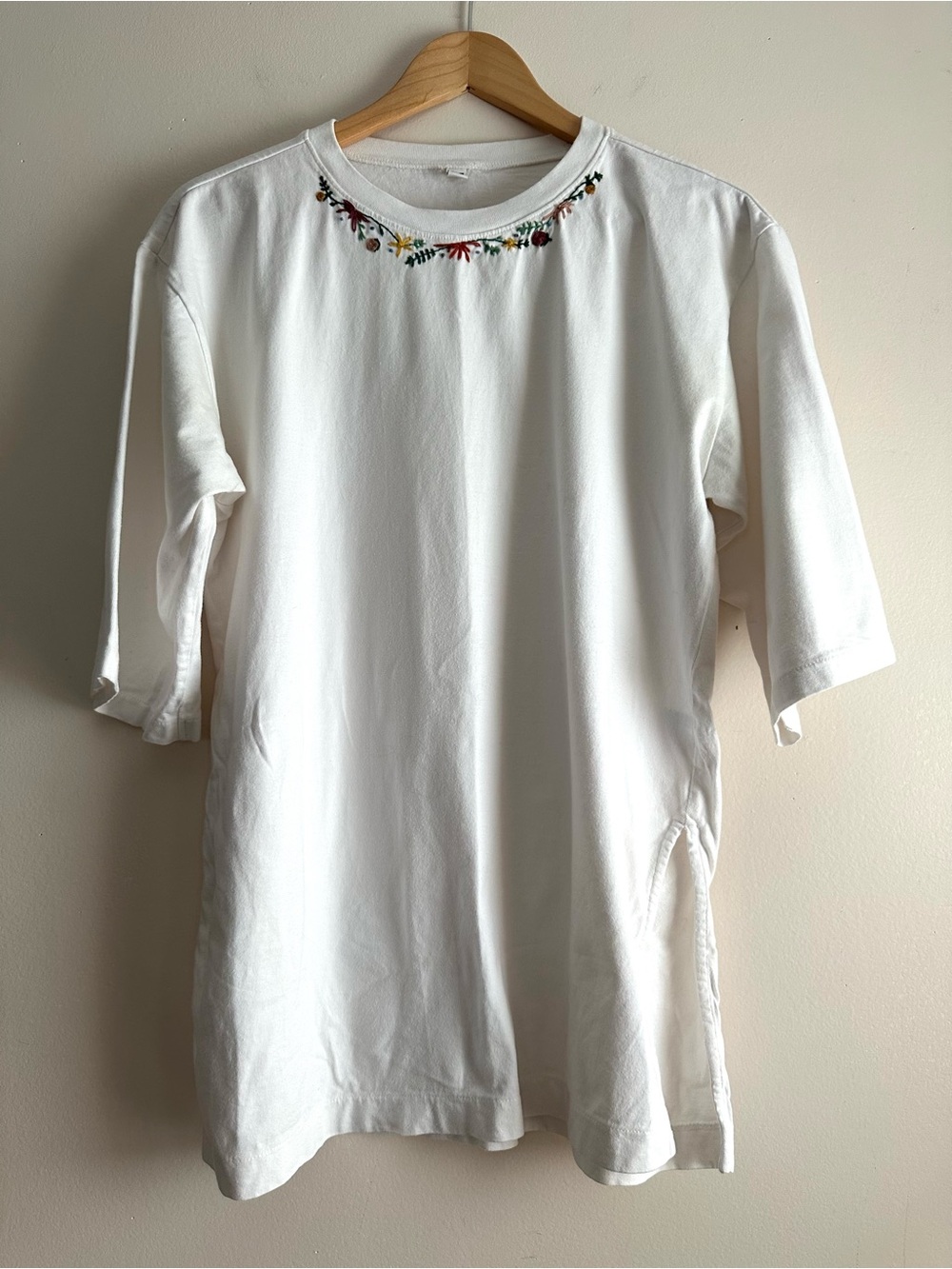 Uniqlo • Oversized Embroidered Floral Collar Tunic Top‎